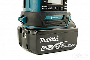 Akumulatorski prenosni Bluetooth radio s svetilko 18V LXT MAKITA DMR056