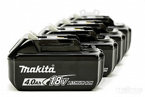 Set akumulatorjev MAKITA (4 x 18V/4,0Ah + DC18RD)