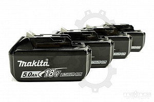 Set akumulatorjev MAKITA (4 x 18V/5,0Ah + DC18RD)